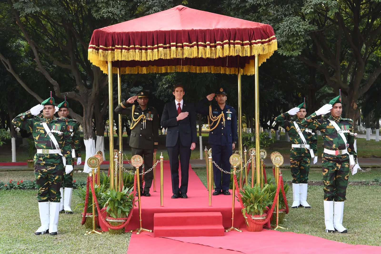 বঙ্গভবনে গার্ড অব অনার