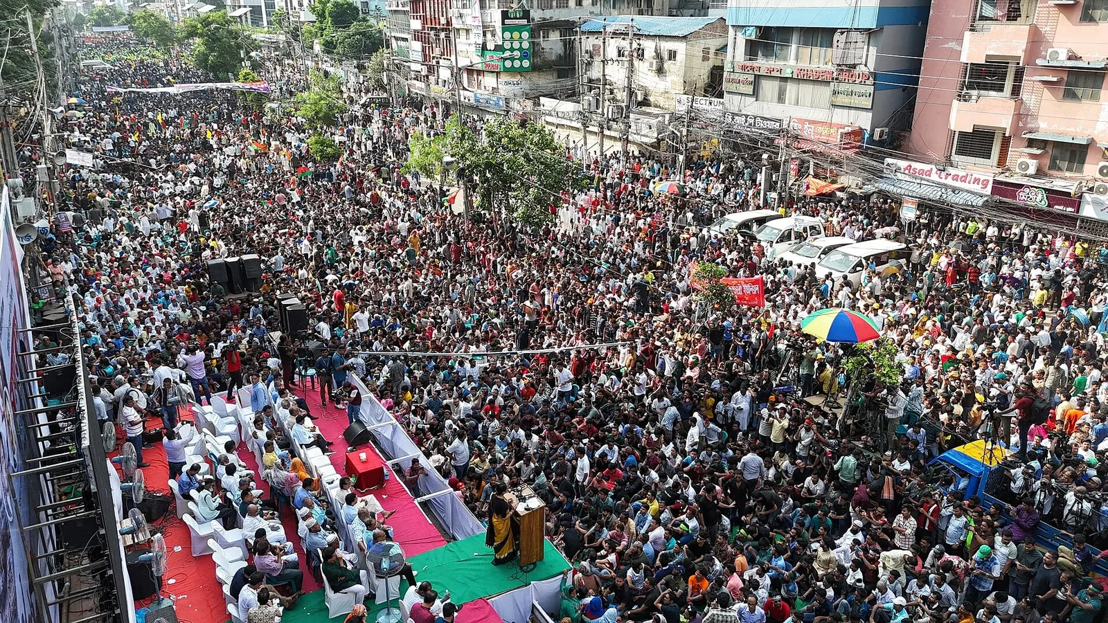 ঢাকায় বিএনপির সমাবেশে নেতাকর্মীদের ভিড়