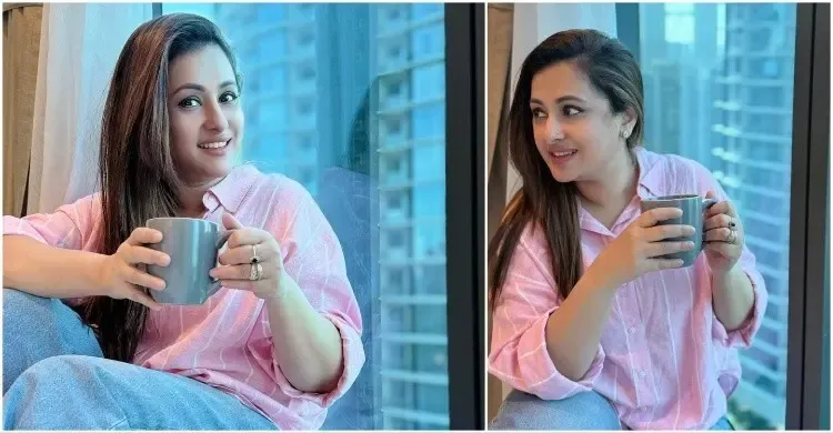 কফির মগ হাতে জানালার পাশে পূর্ণিমা, ‘মনে শান্তি’ লিখে ছবি প্রকাশ