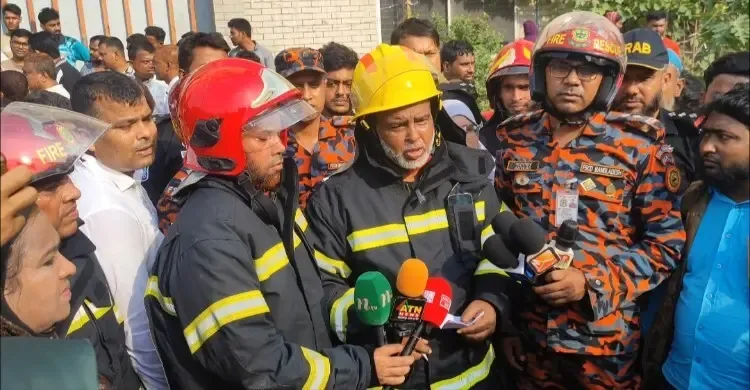 কেরানীগঞ্জে কারখানায় আগুনে একজন নিহত, অগ্নিনিরাপত্তায় ঘাটতি: ফায়ার সার্ভিস