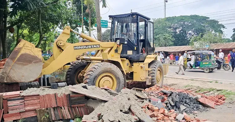 চাঁদপুরে সড়ক-ফুটপাত দখলদার চিহ্নিত করতে আদালতের নির্দেশ, প্রতিবেদন দিতে হবে ১২ নভেম্বরের মধ্যে