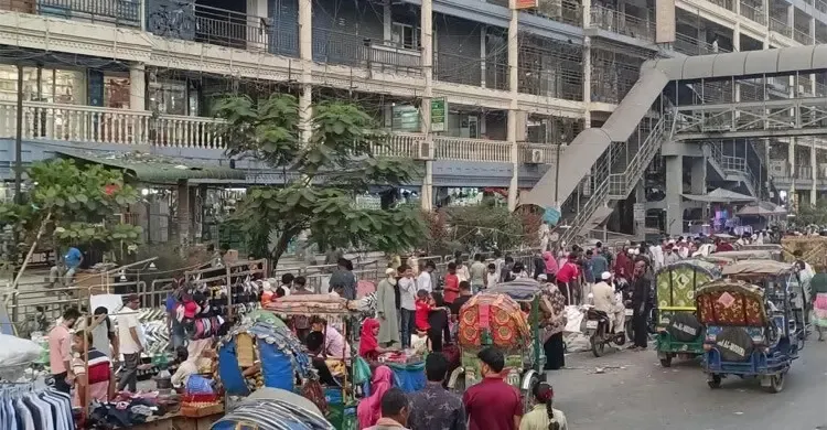 মিরপুর-১ ফুটপাত দখলমুক্ত না হওয়া পর্যন্ত অভিযান চলবে: ডিএনসিসি প্রশাসক