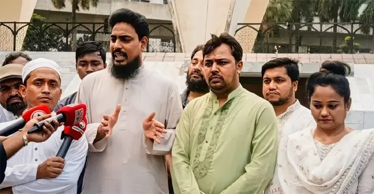 পঞ্চগড়ের দুই টাকার লাউ ঢাকায় ৬০ টাকা, কৃষকের ন্যায্যমূল্য নিয়ে প্রশ্ন এনসিপির আখতার হোসেনের