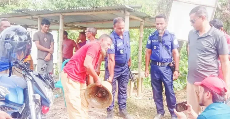 নেত্রকোনায় চুরি যাওয়া ৪০ কেজির ঘণ্টা ডোবা থেকে উদ্ধার, কেউ গ্রেফতার হয়নি