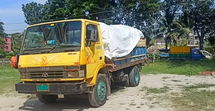 ফরিদপুরে ২৫০ বস্তা সরকারি সার পাচারের অভিযোগে ডিলার আটক