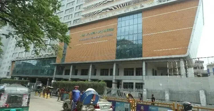 কেরানীগঞ্জে প্লাস্টিক কারখানায় আগুন, শতভাগ দগ্ধ মানিকের অবস্থা আশঙ্কাজনক