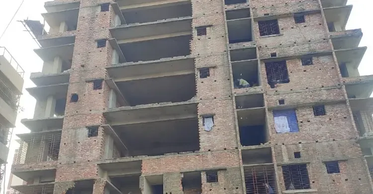 নকশা লঙ্ঘন: খুলশী ও চান্দগাঁওয়ে সিডিএর অভিযানে দুই ভবন সিলগালা, চার ভবনের অংশ ভাঙা