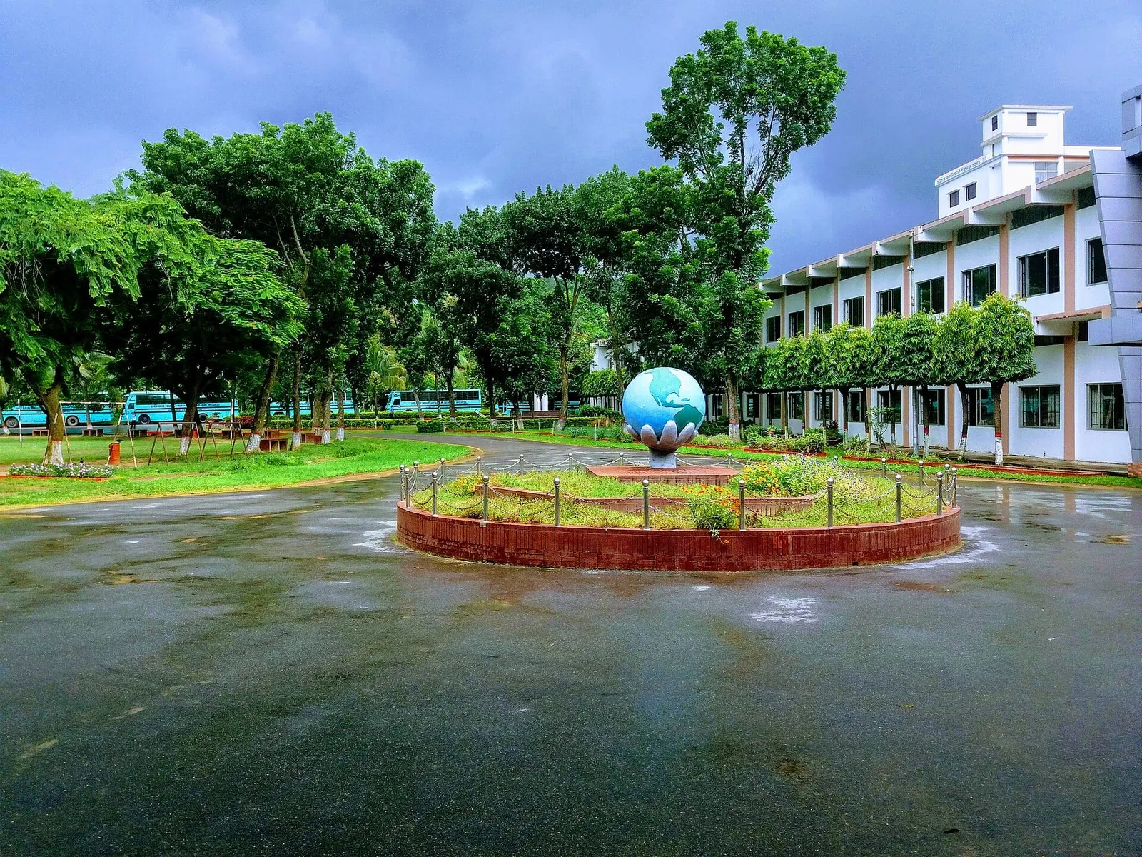 চট্টগ্রামের একটি কলেজ ক্যাম্পাস