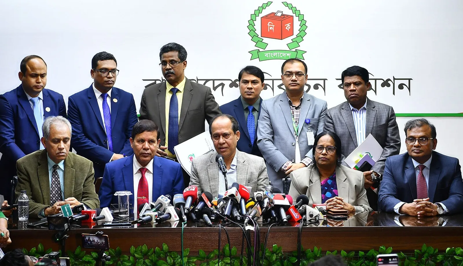 নির্বাচন কমিশনের সংবাদ ব্রিফিং