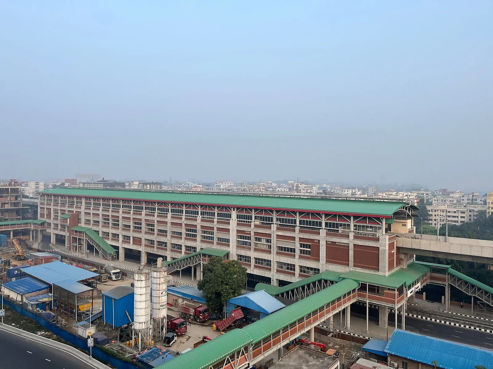 রাজধানীর ফার্মগেট মেট্রো স্টেশন