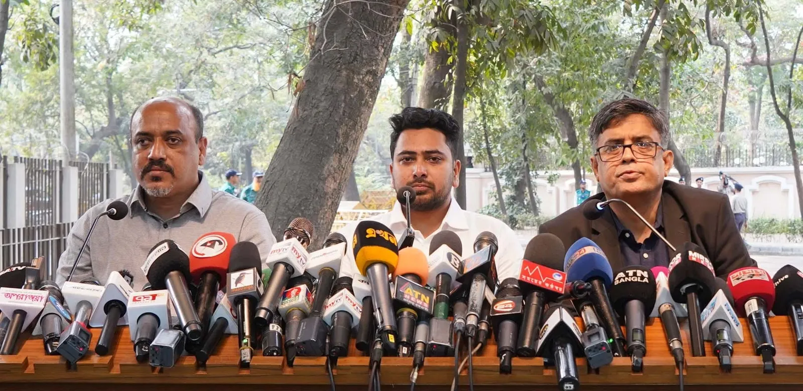 সংবাদ ব্রিফিংয়ে নাহিদ ইসলাম