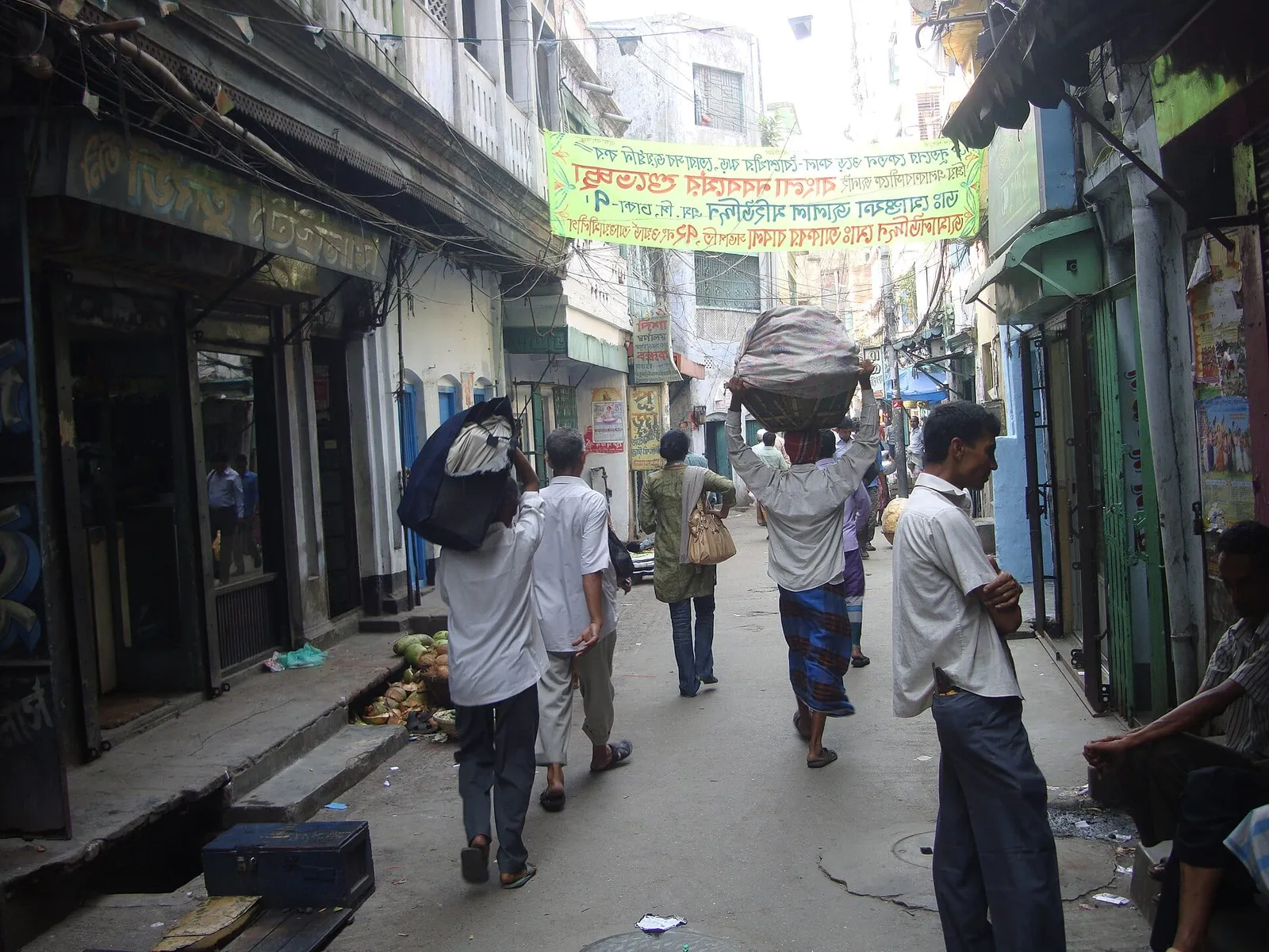পুরান ঢাকার একটি গলি