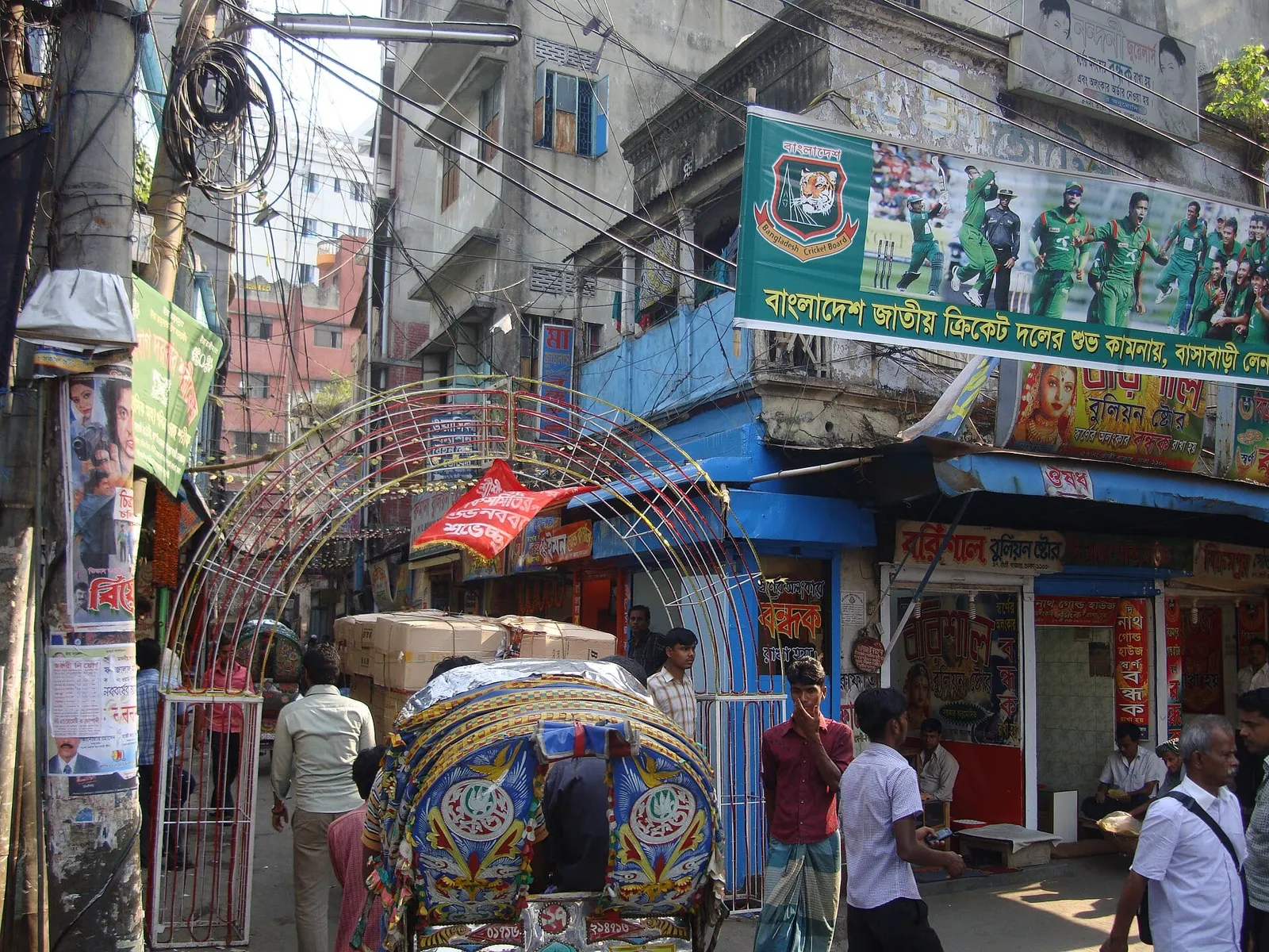 পুরান ঢাকার শাঁখারী বাজার