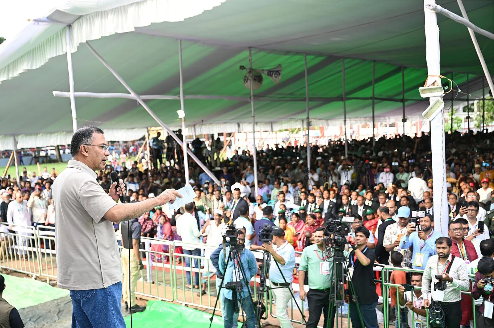 একটি অনুষ্ঠানে বক্তব্য দিচ্ছেন তারেক রহমান
