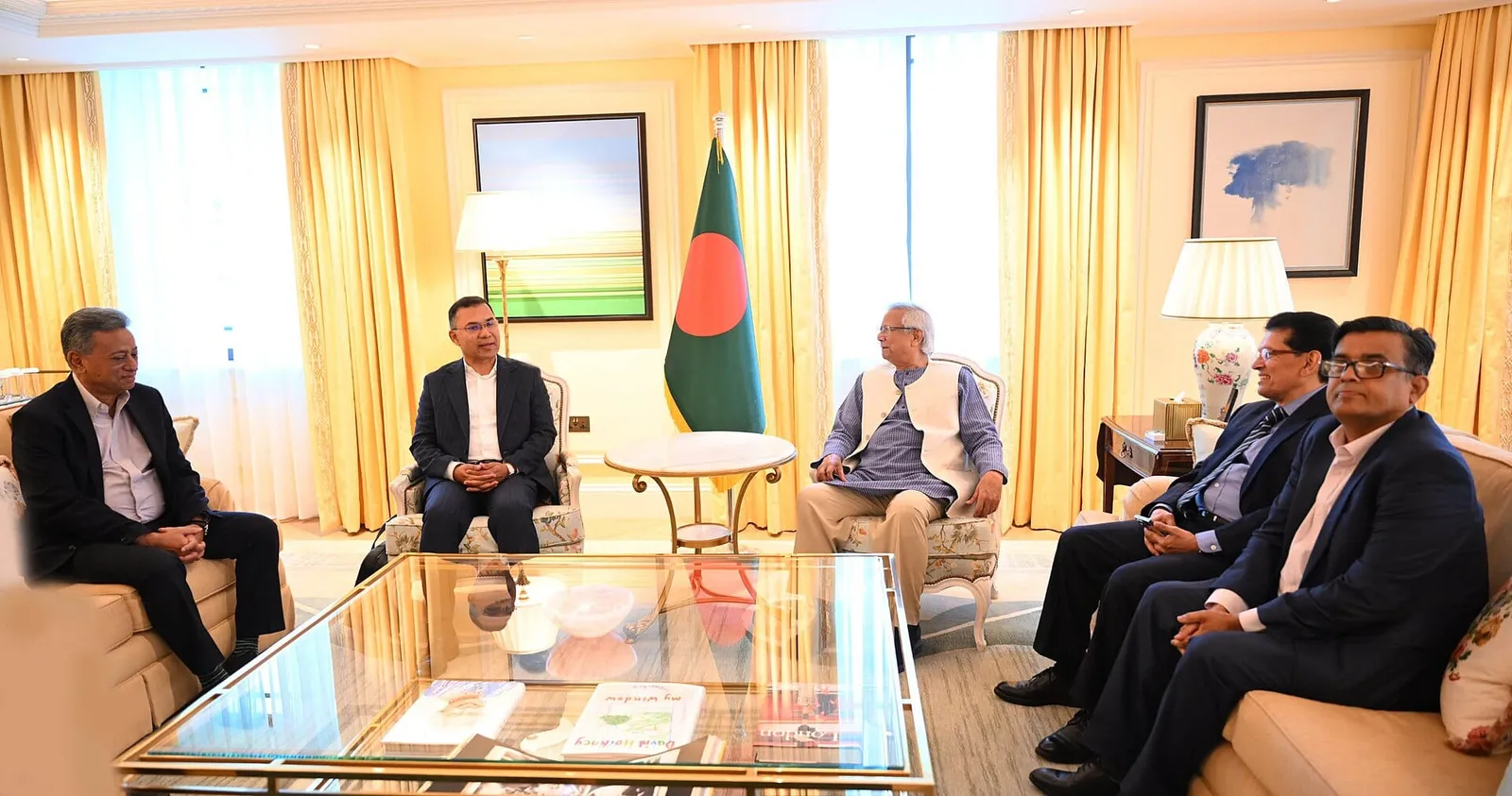 তারেক রহমান ও মুহাম্মদ ইউনূসের বৈঠক