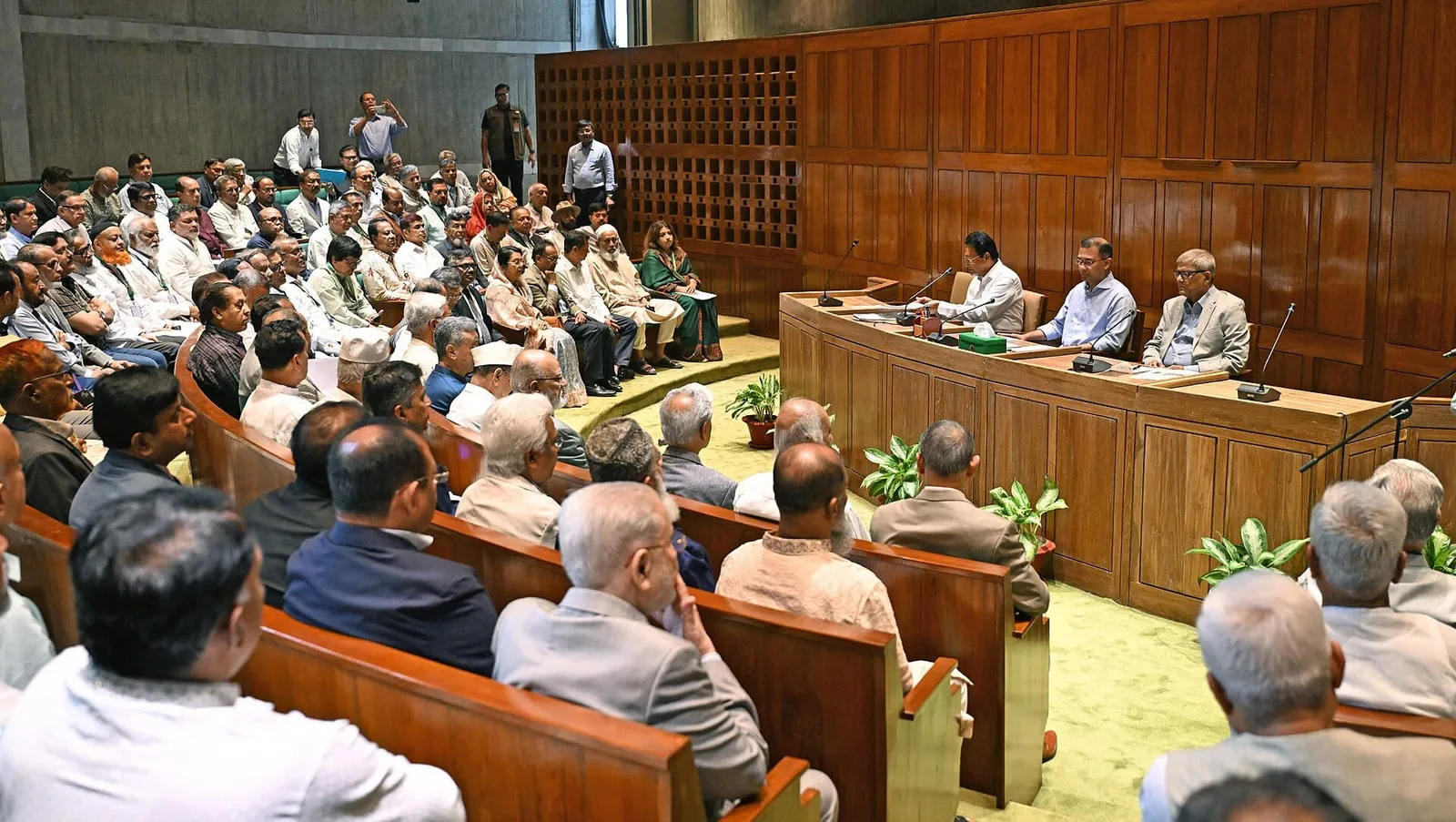 সংসদীয় দলের সভায় তারেক রহমান